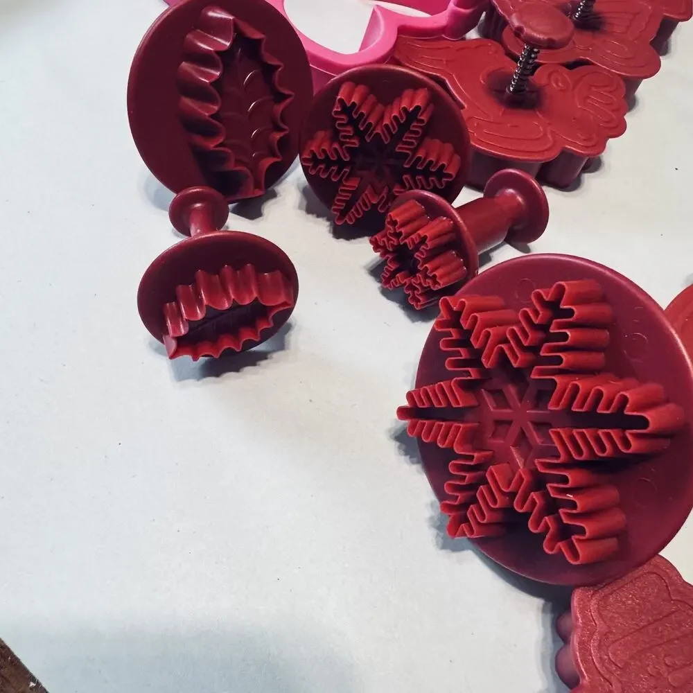 Lot Of 21 Cookie Cutters press stamps Cake Boss Christmas Thanksgiving butterfly